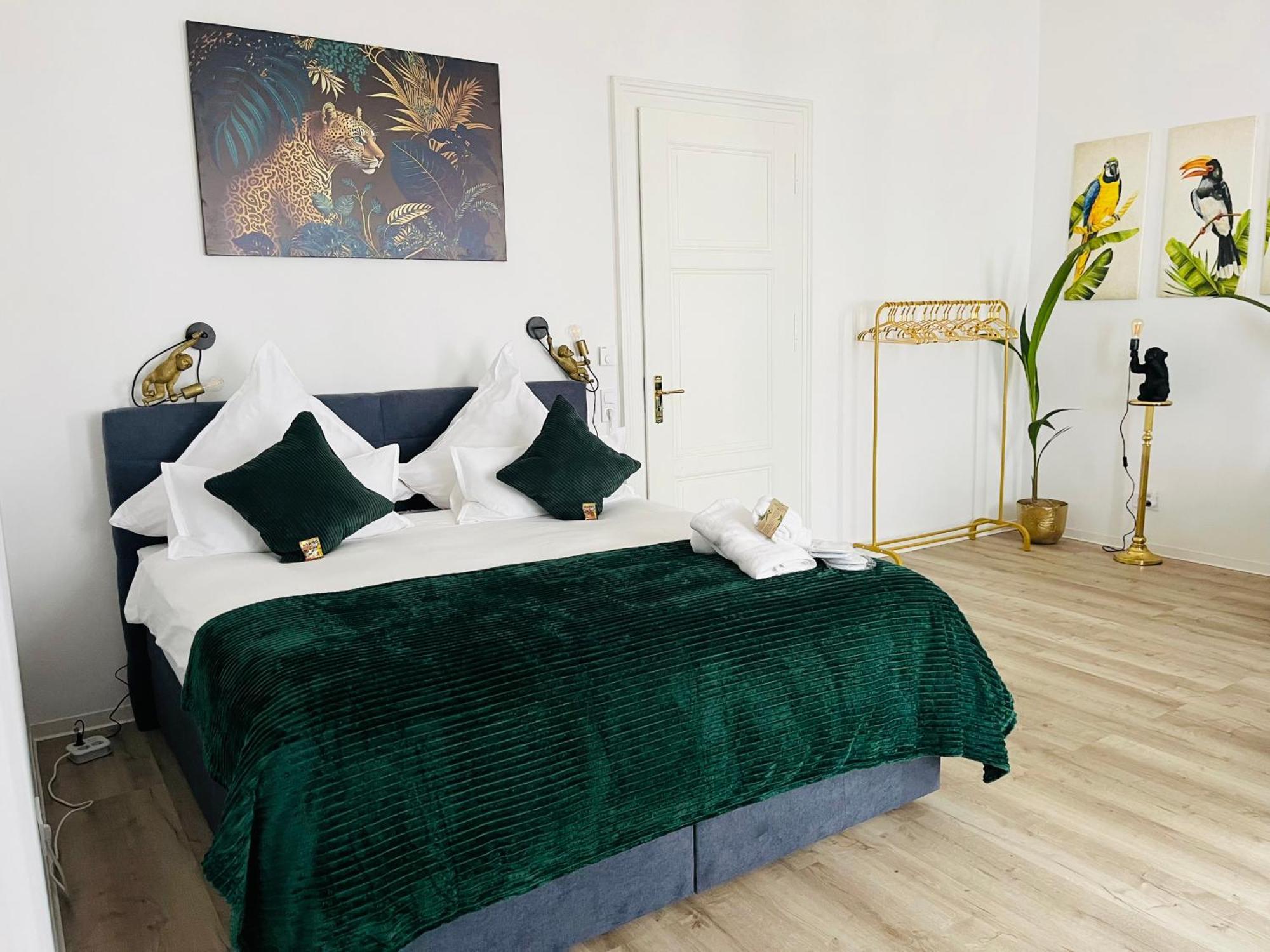 Filmap-Apartments-Zentrale Lage-Boxspringbett-Beamer-Popcorn-Gratis Parkplatz Görlitz Buitenkant foto