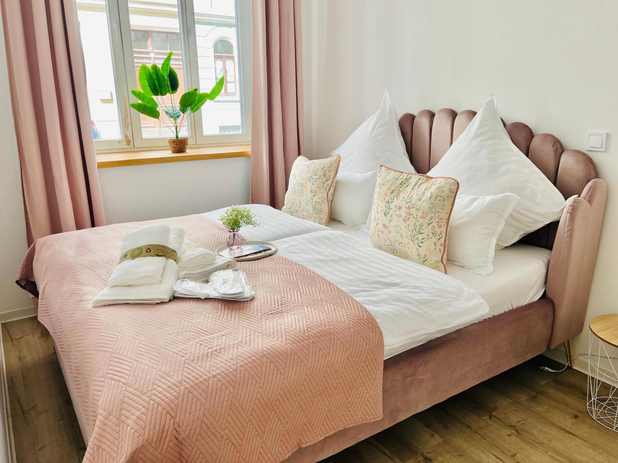 Filmap-Apartments-Zentrale Lage-Boxspringbett-Beamer-Popcorn-Gratis Parkplatz Görlitz Buitenkant foto
